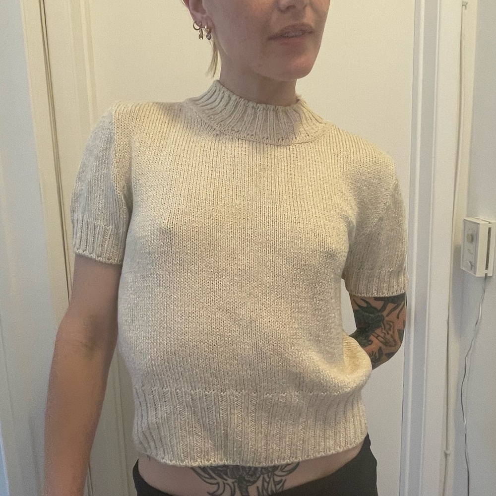 St. John by Marie grey short sleeve sweater